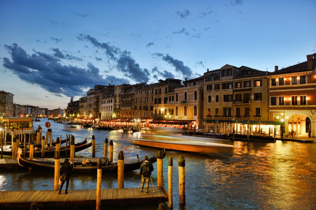 Canale di Venezia | Lavorare per azienda estera in Italia